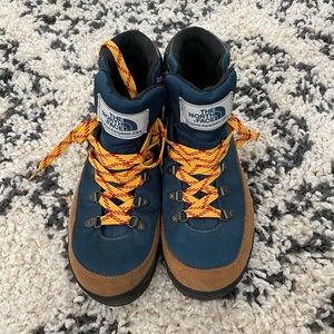 The North Face Back to Berkeley boots